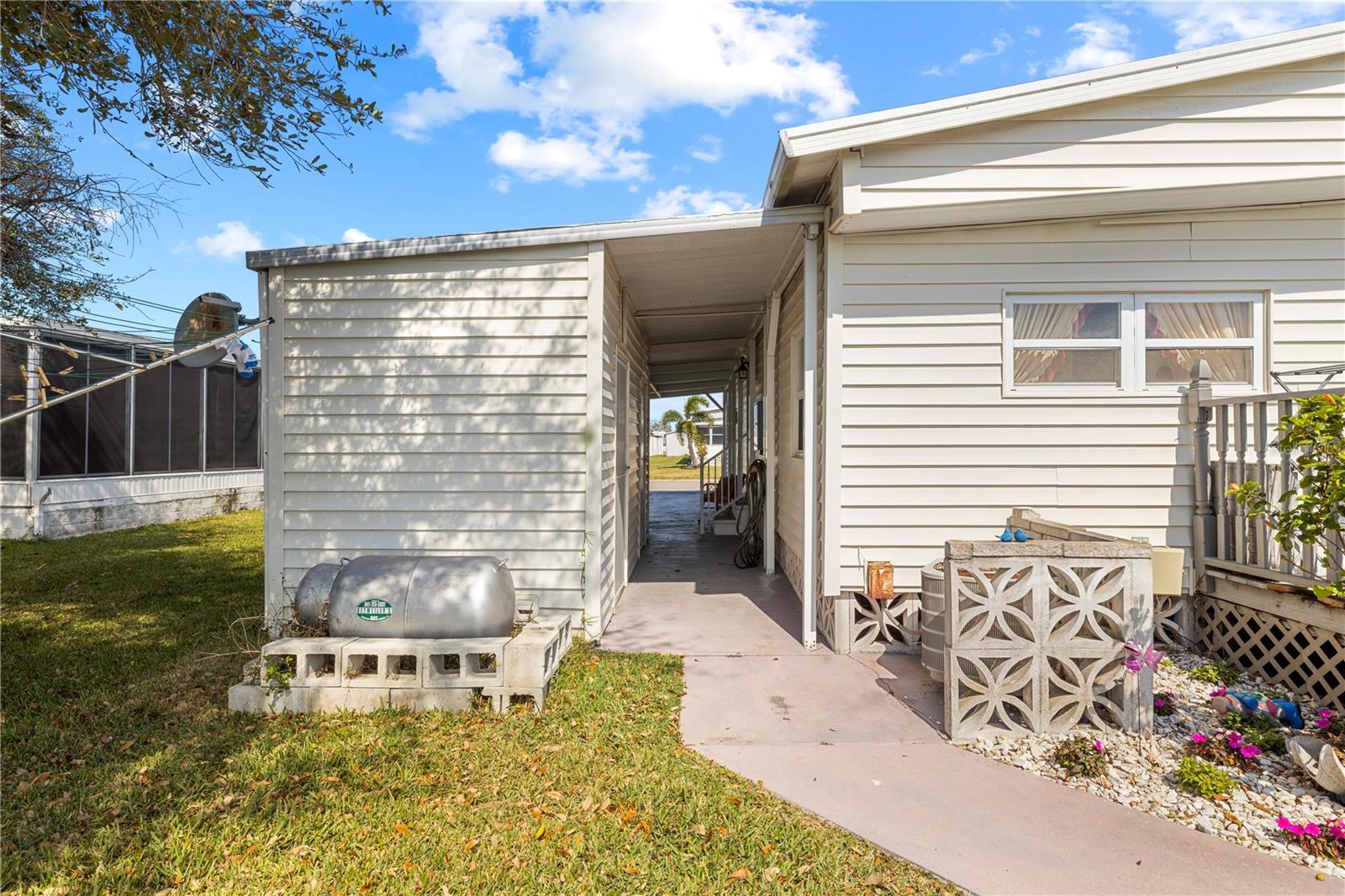 204 51ST AVE E, BRADENTON, FL — photo 38