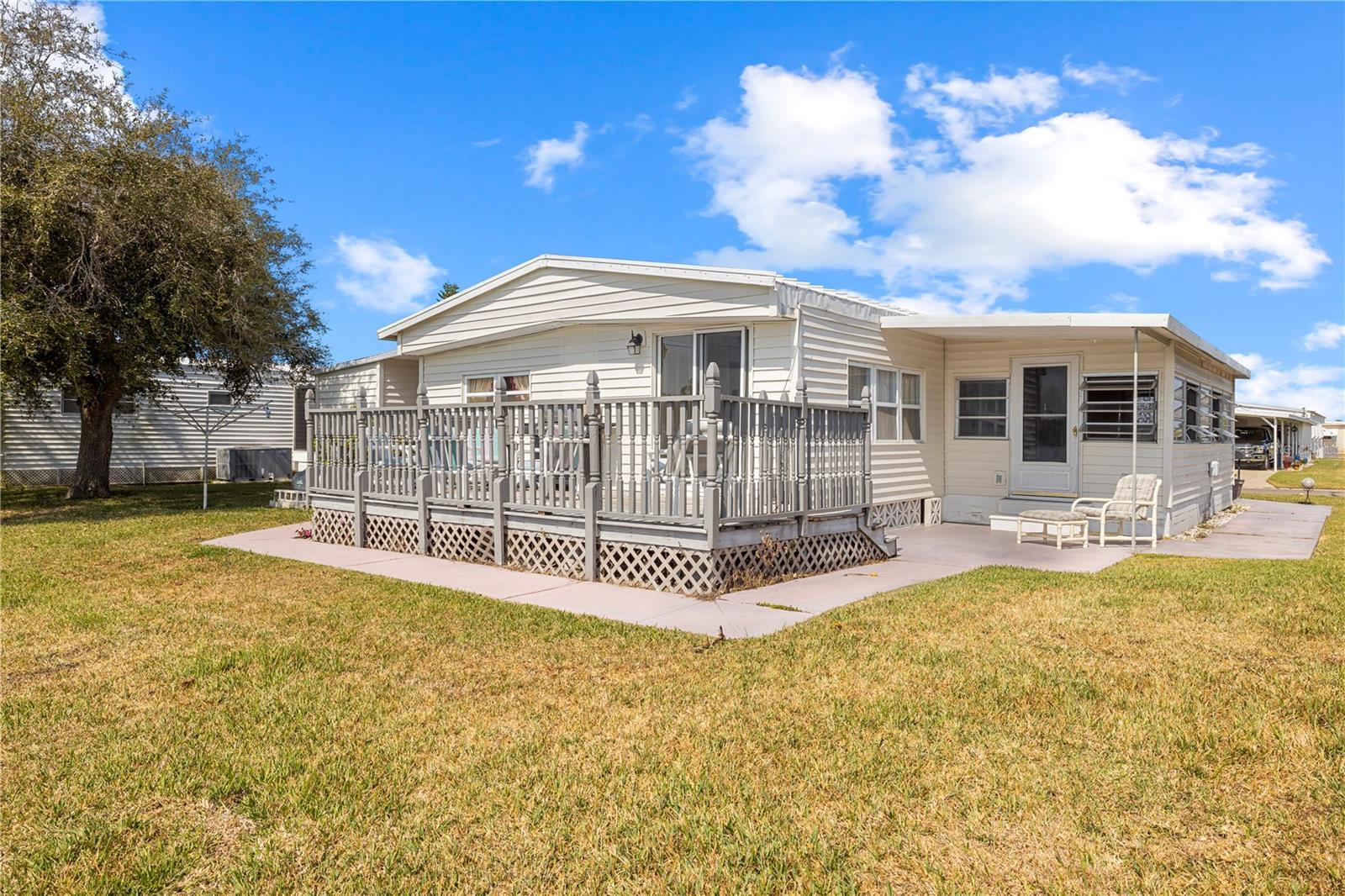 204 51ST AVE E, BRADENTON, FL — photo 42