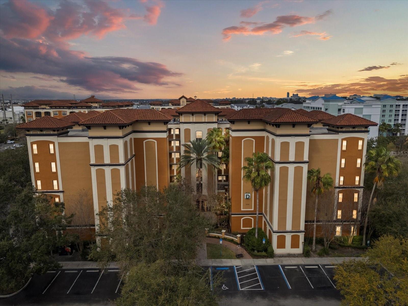 12539 FLORIDAYS RESORT DR #404D, ORLANDO, FL