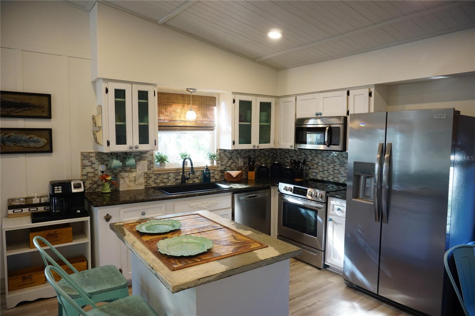 2504 AVENUE B, BRADENTON BEACH, FL — photo 28