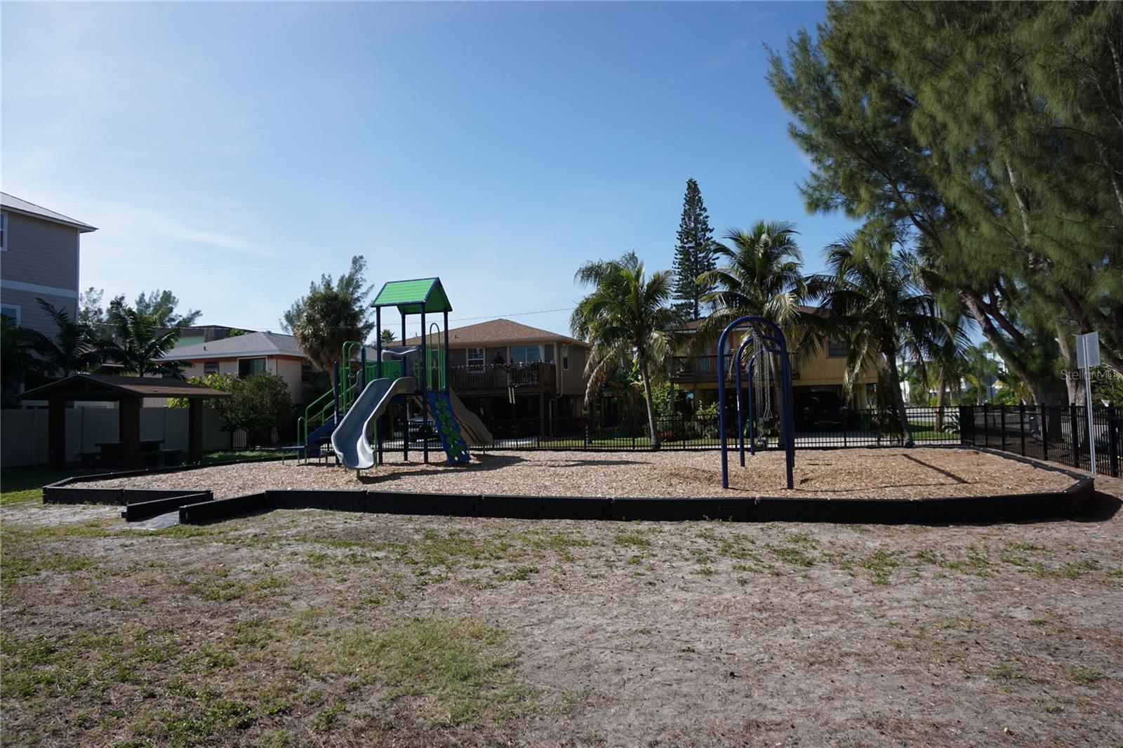 2504 AVENUE B, BRADENTON BEACH, FL — photo 48