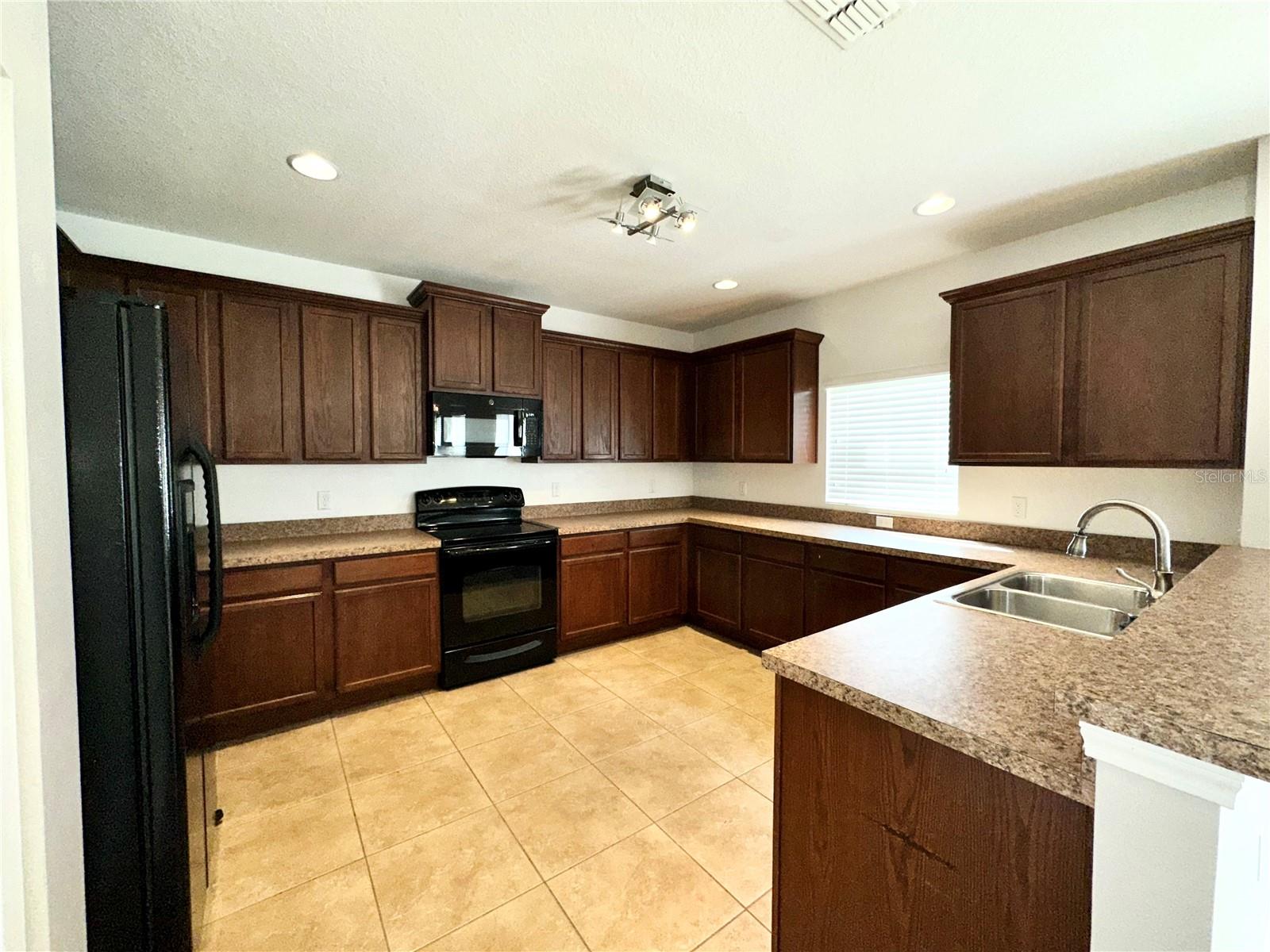 4612 CABALERRO TRL, KISSIMMEE, FL — photo 2