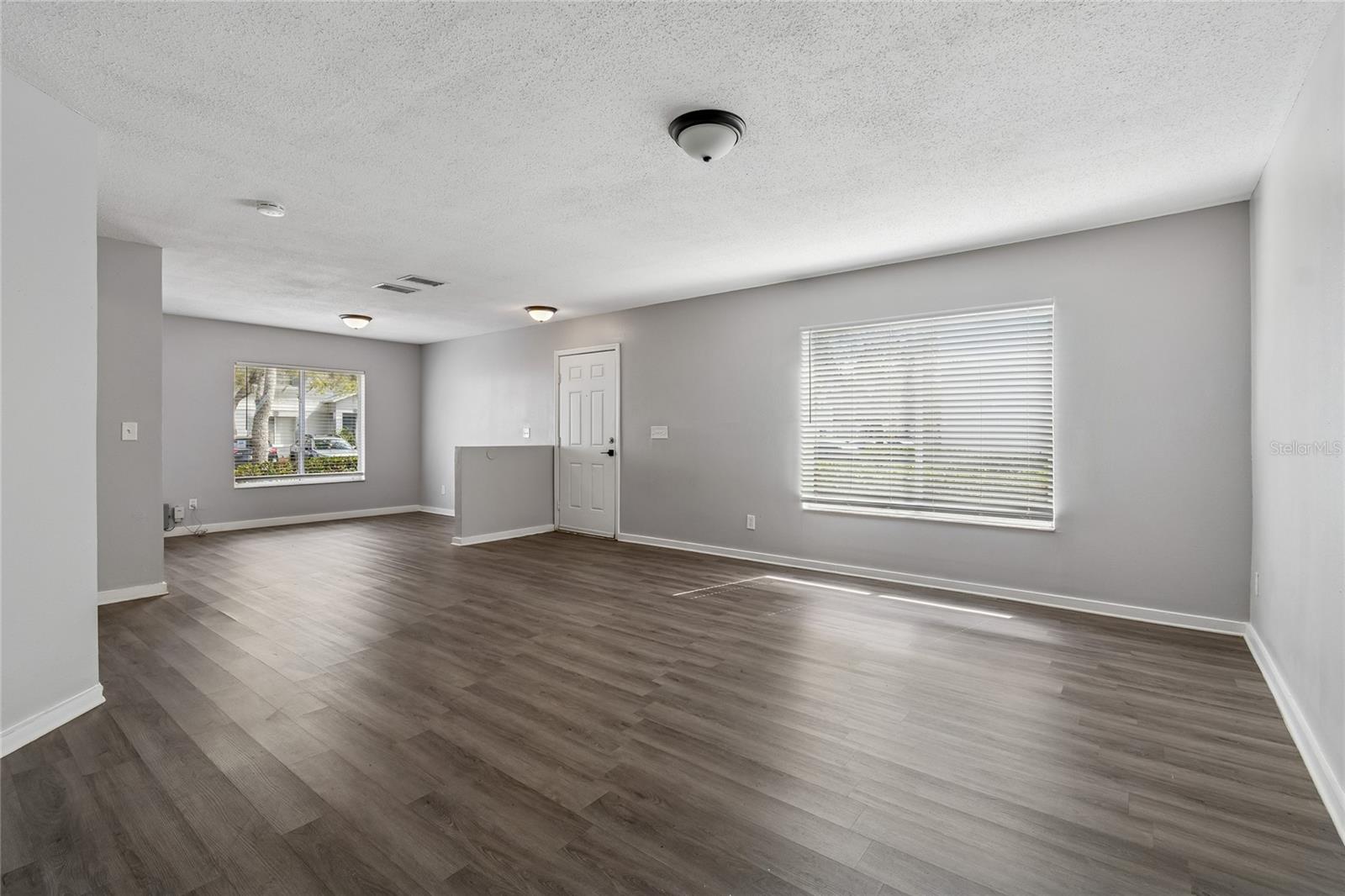 7402 E BANK DR, TAMPA, FL — photo 9