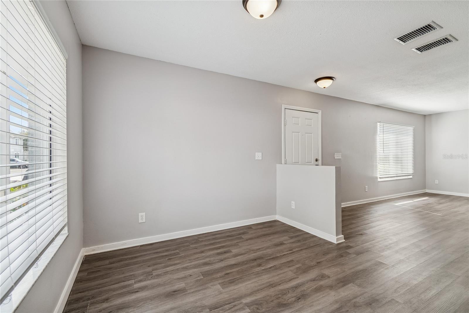7402 E BANK DR, TAMPA, FL — photo 13