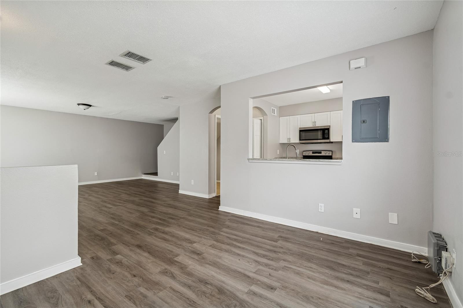 7402 E BANK DR, TAMPA, FL — photo 14