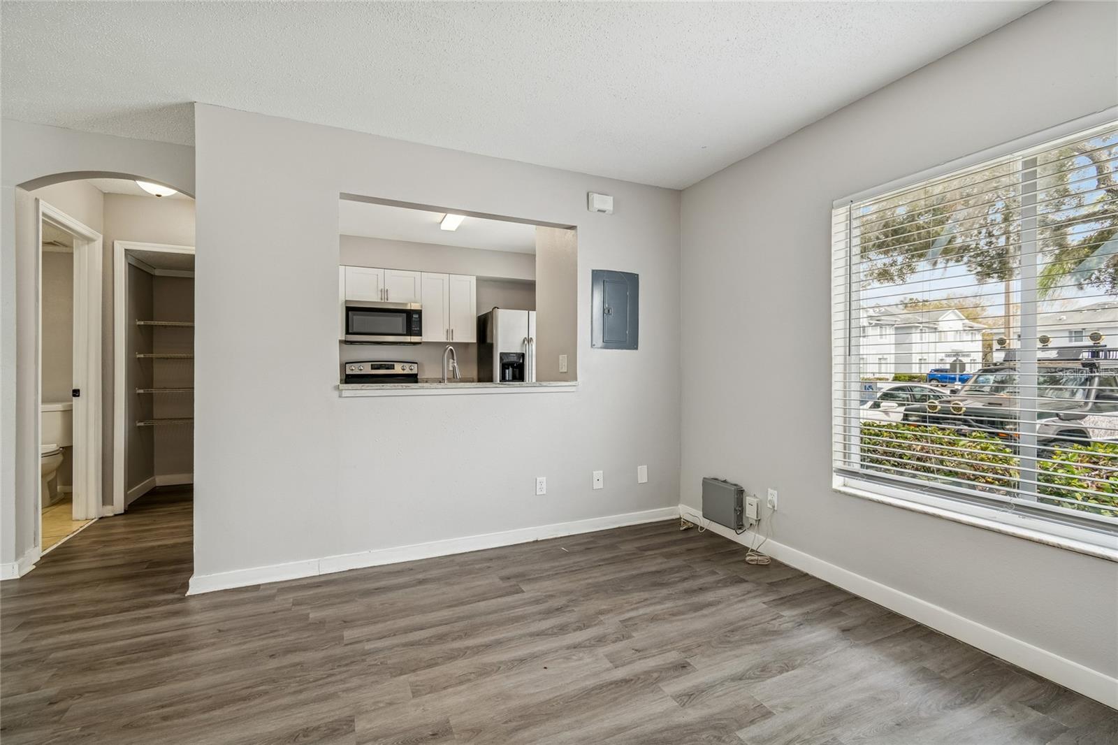 7402 E BANK DR, TAMPA, FL — photo 15