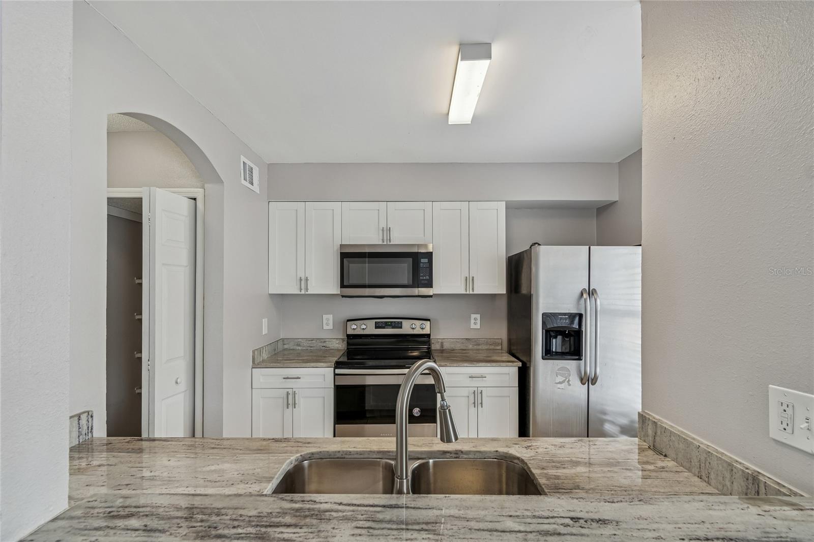 7402 E BANK DR, TAMPA, FL — photo 16