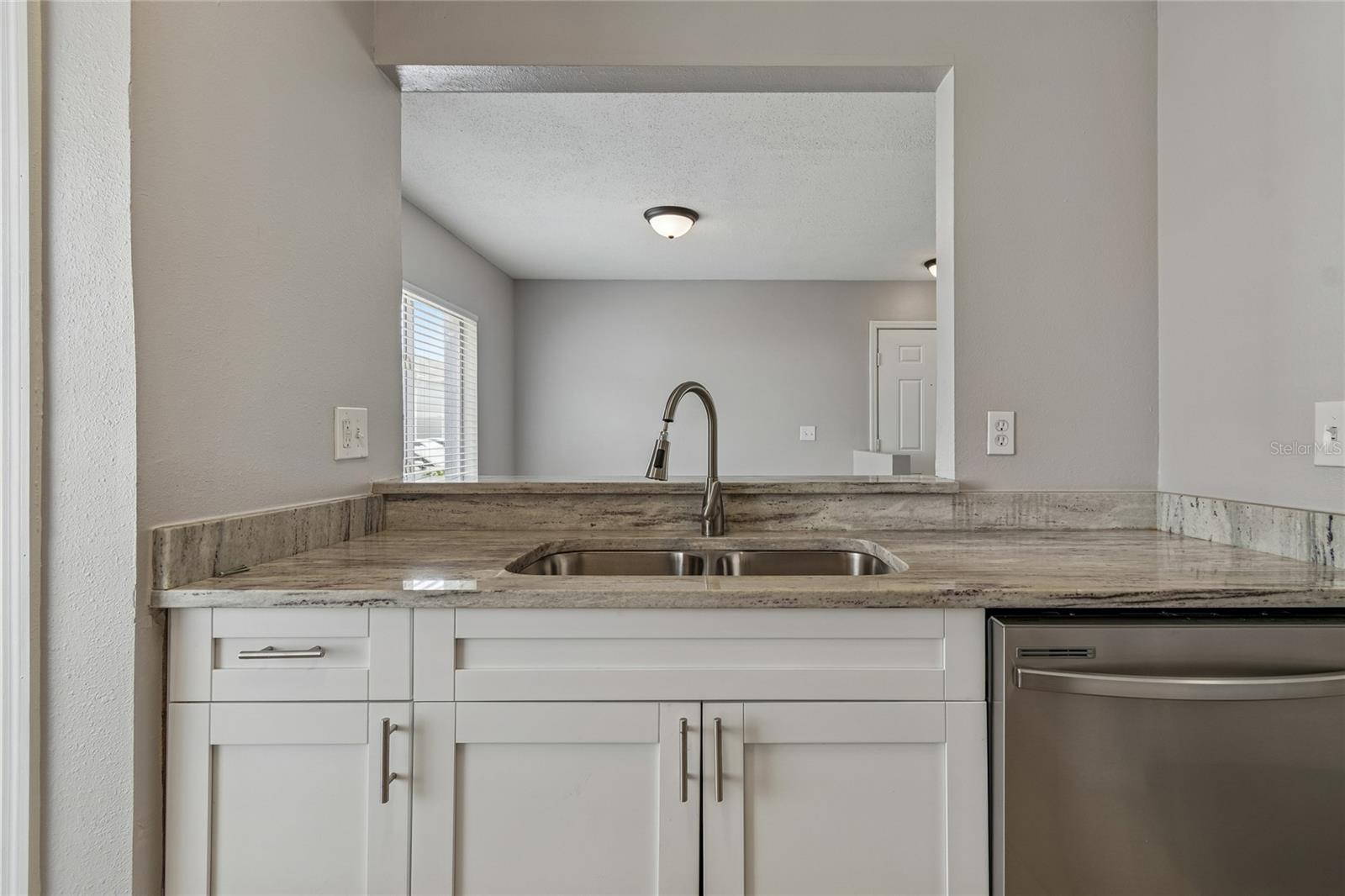 7402 E BANK DR, TAMPA, FL — photo 19