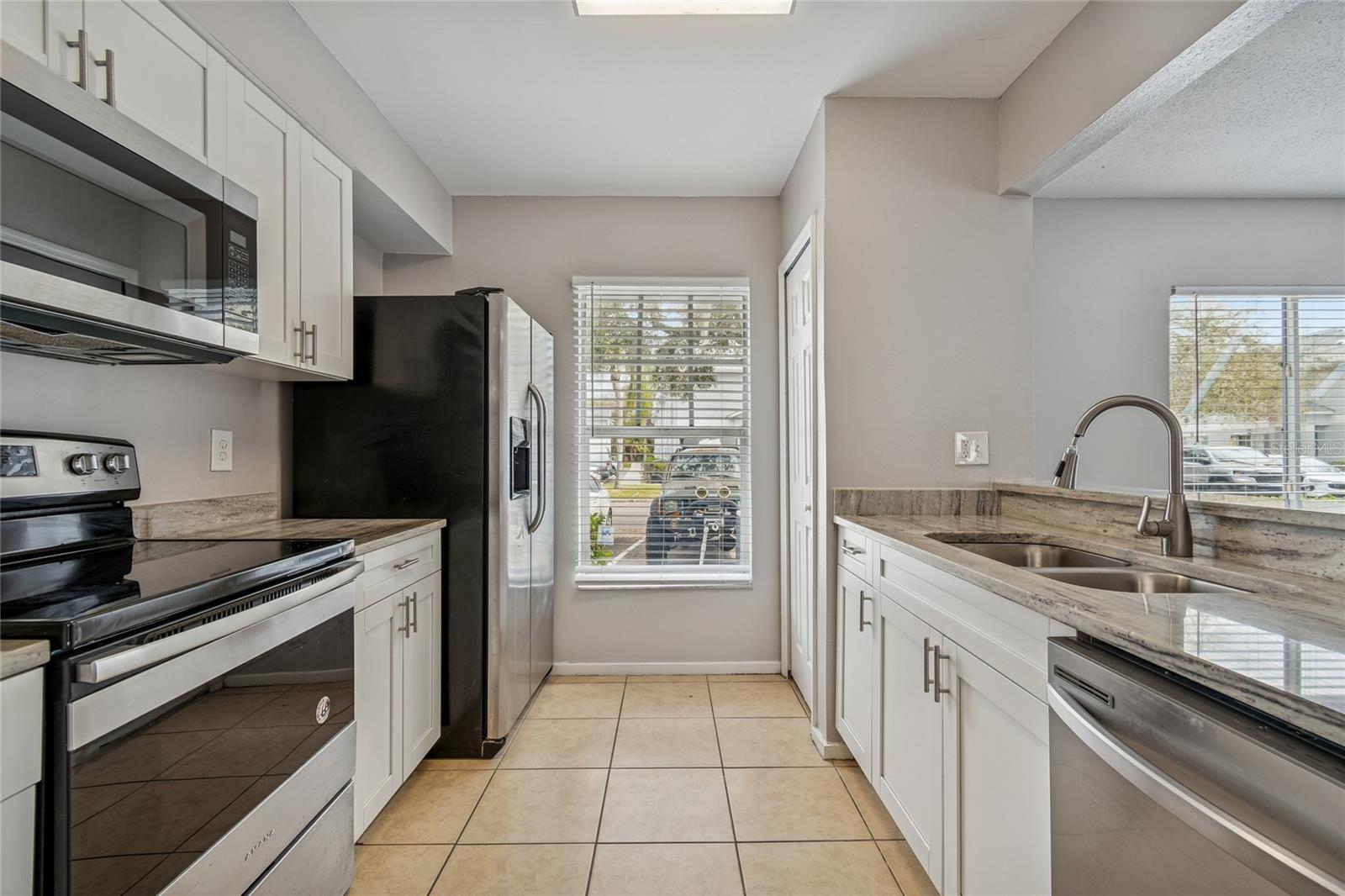 7402 E BANK DR, TAMPA, FL — photo 20