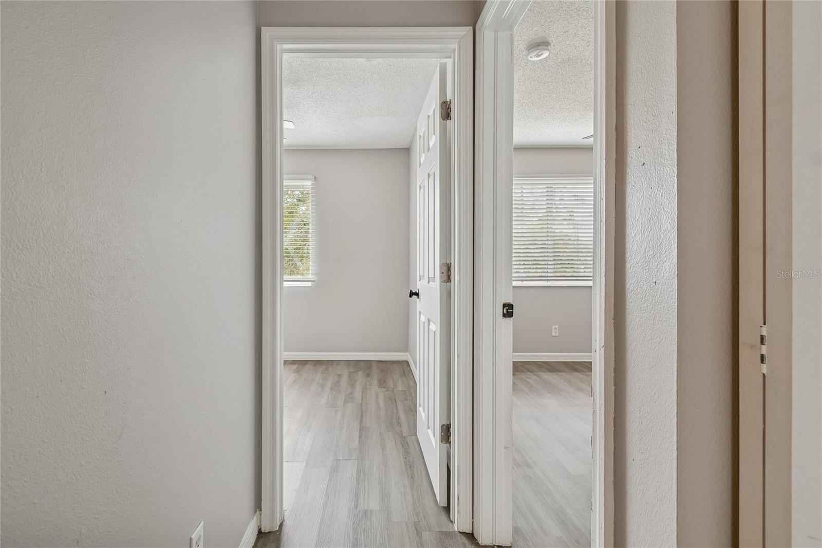 7402 E BANK DR, TAMPA, FL — photo 32