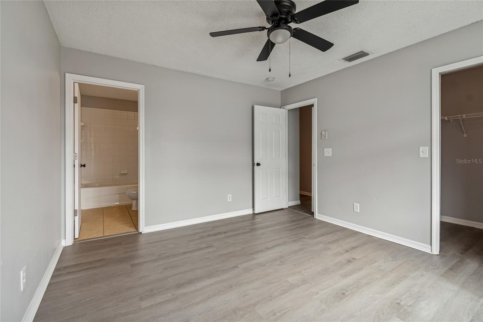 7402 E BANK DR, TAMPA, FL — photo 35