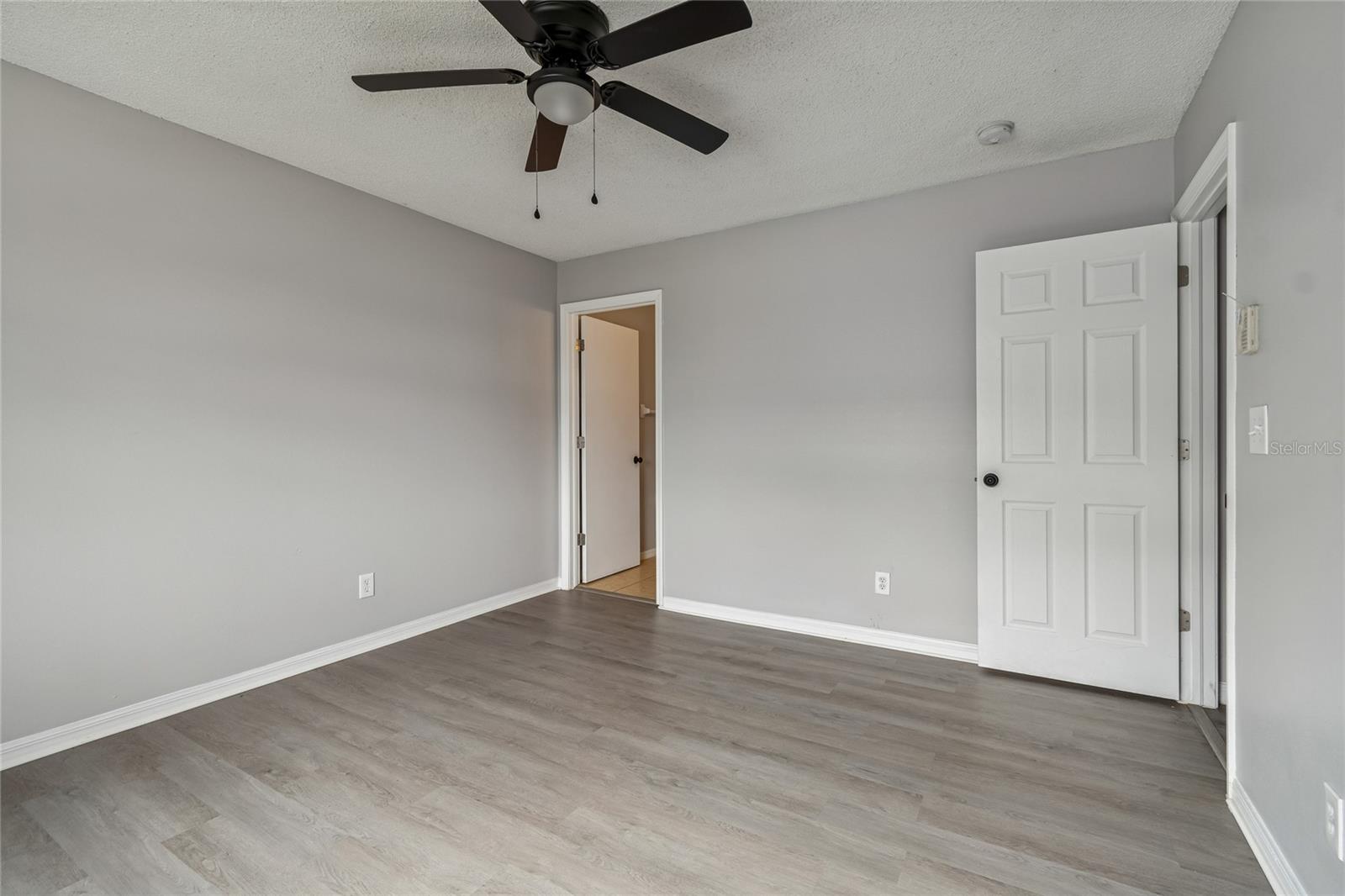 7402 E BANK DR, TAMPA, FL — photo 36