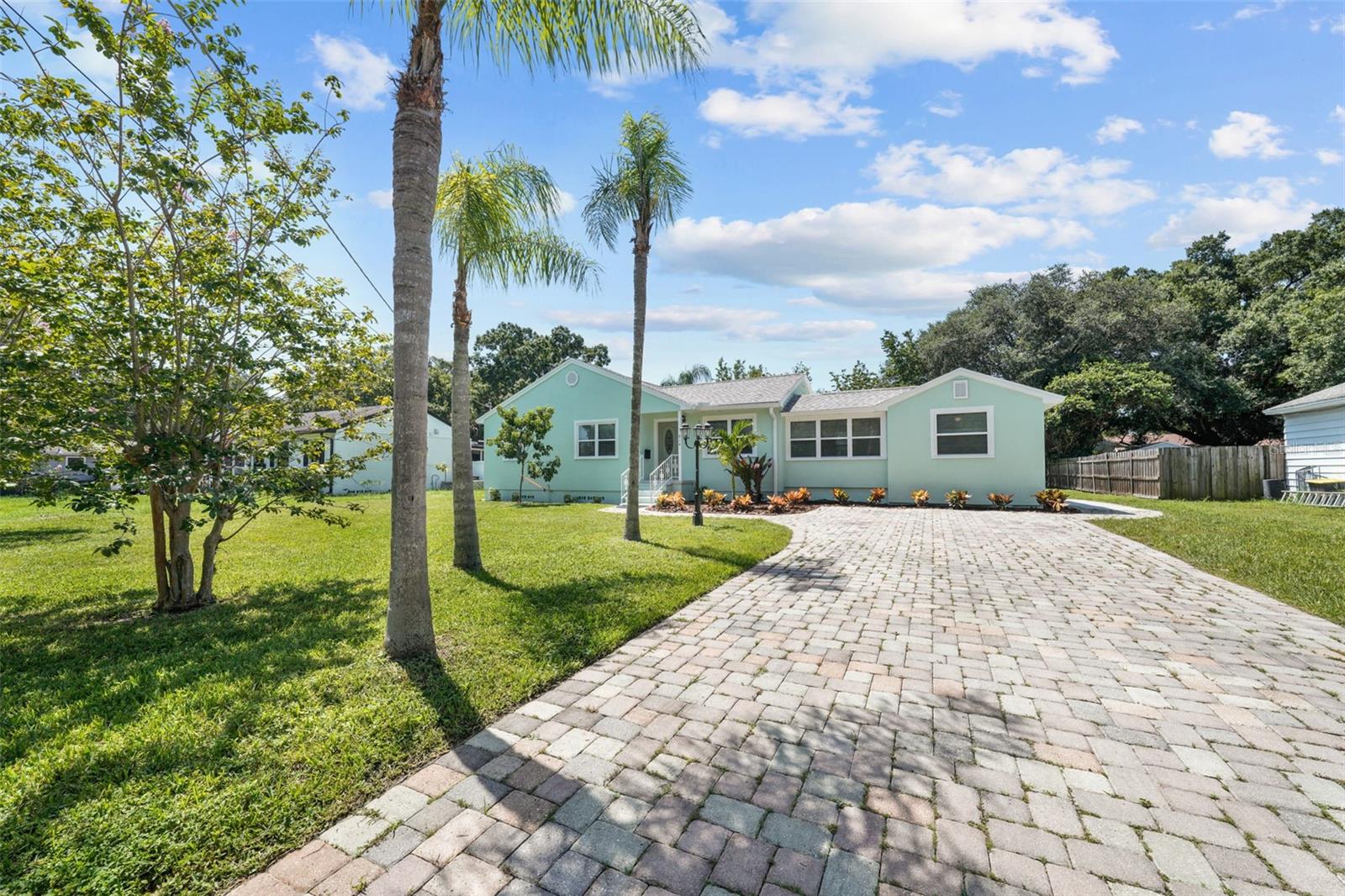 814 W INDIANA AVE, TAMPA, FL — photo 3