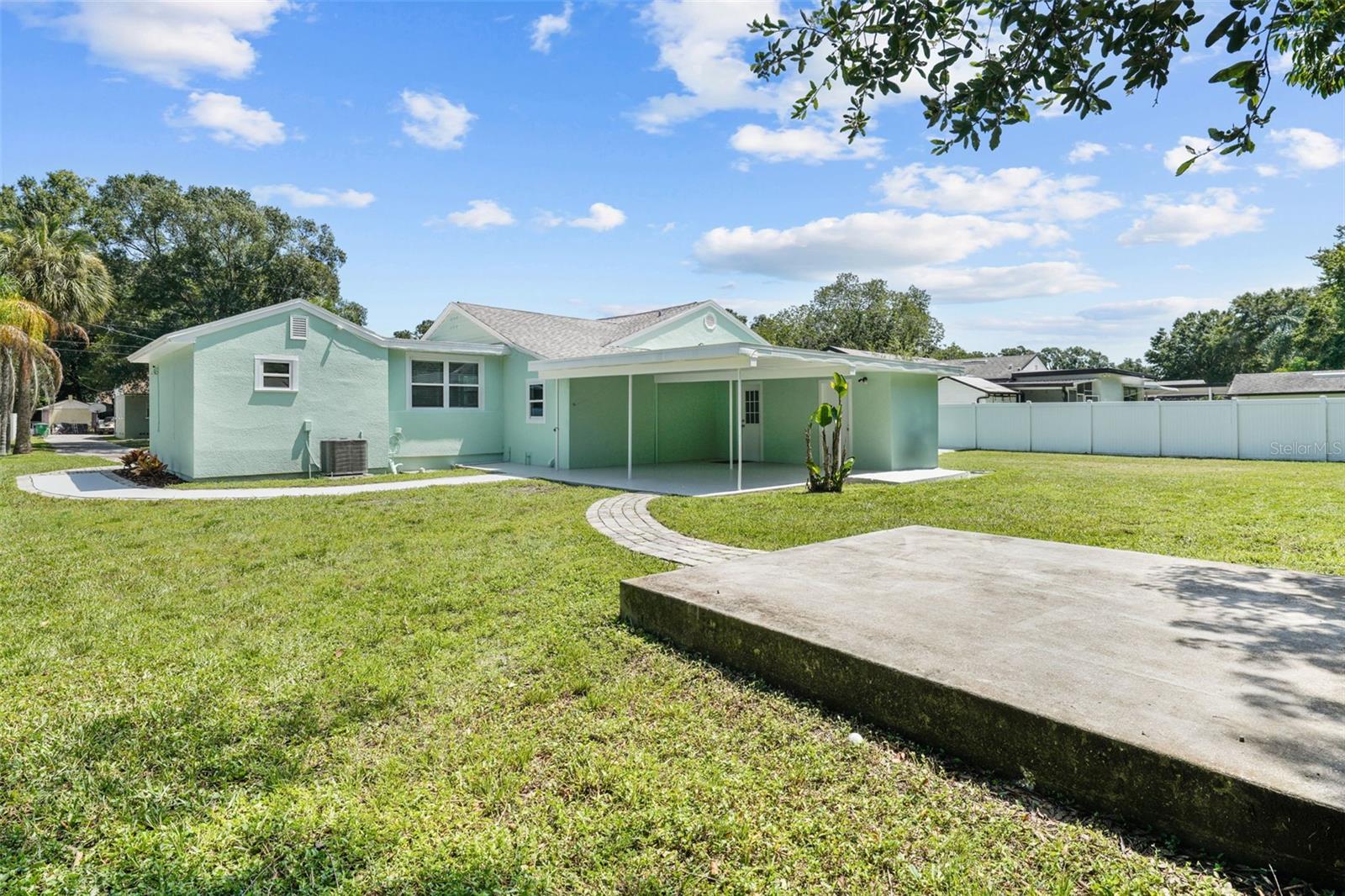 814 W INDIANA AVE, TAMPA, FL — photo 40
