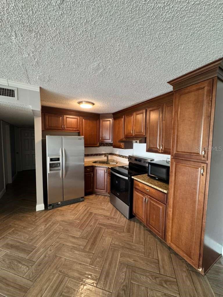 911 OAK RIDGE #C, ORLANDO, FL — photo 2