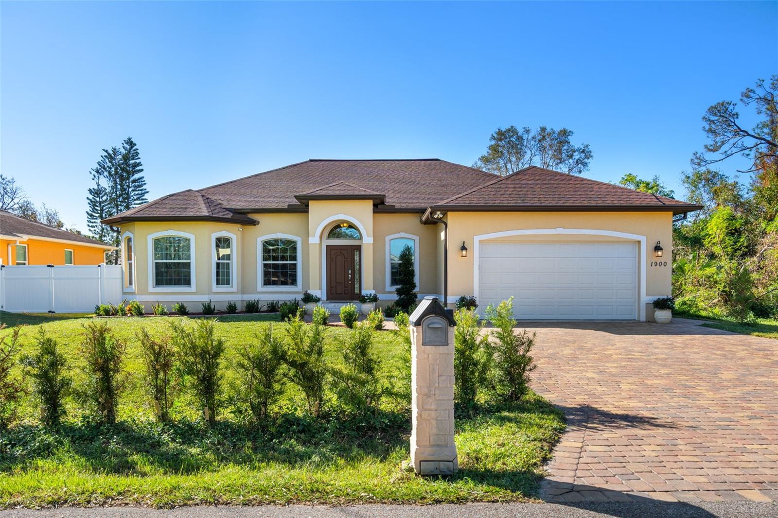 1900 COLLEEN ST, SARASOTA, FL
