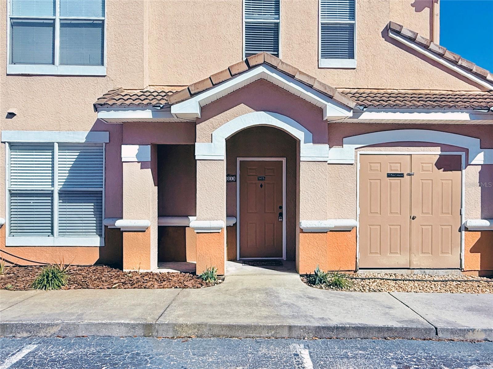 18013 VILLA CREEK DR, TAMPA, FL — photo 2