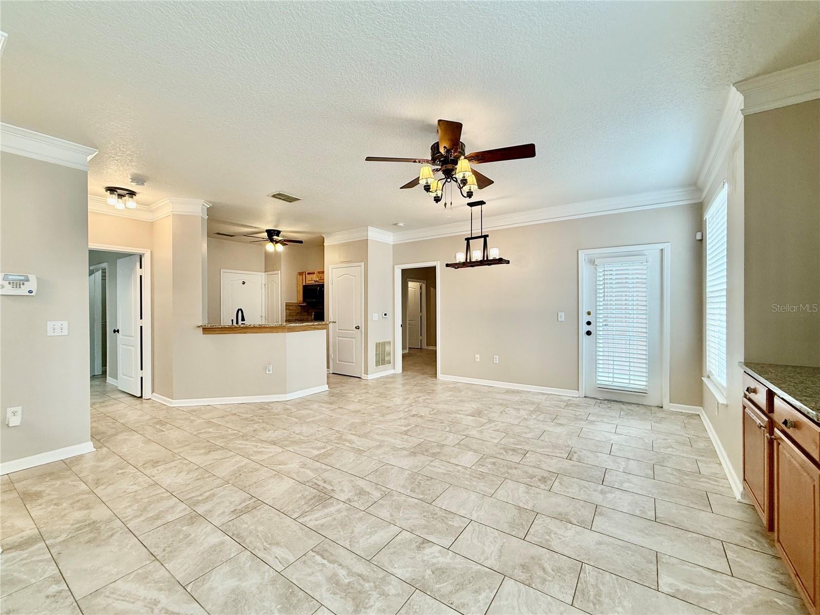 18013 VILLA CREEK DR, TAMPA, FL — photo 9