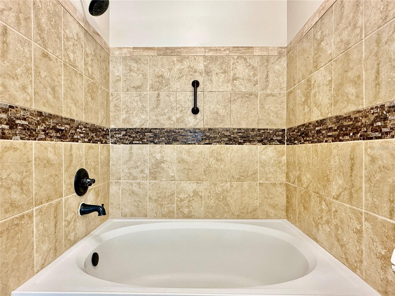 18013 VILLA CREEK DR, TAMPA, FL — photo 24