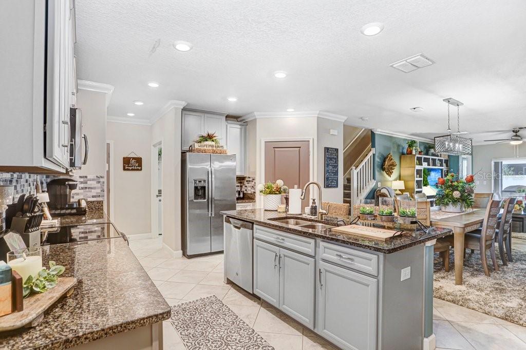 10385 ECHO DOCK LOOP, SAN ANTONIO, FL — photo 11
