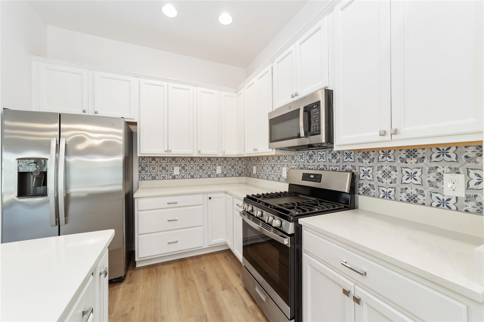 1706 COLLEEN CT, THE VILLAGES, FL — photo 41