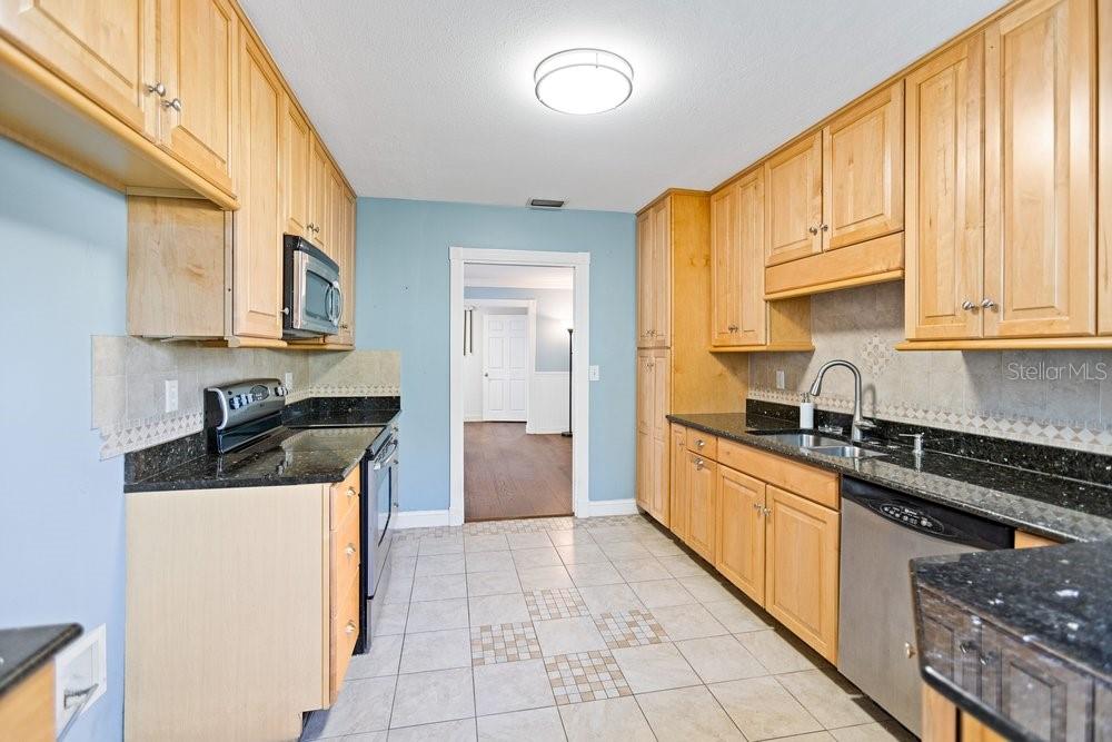 201 S SHERRILL ST, TAMPA, FL — photo 8