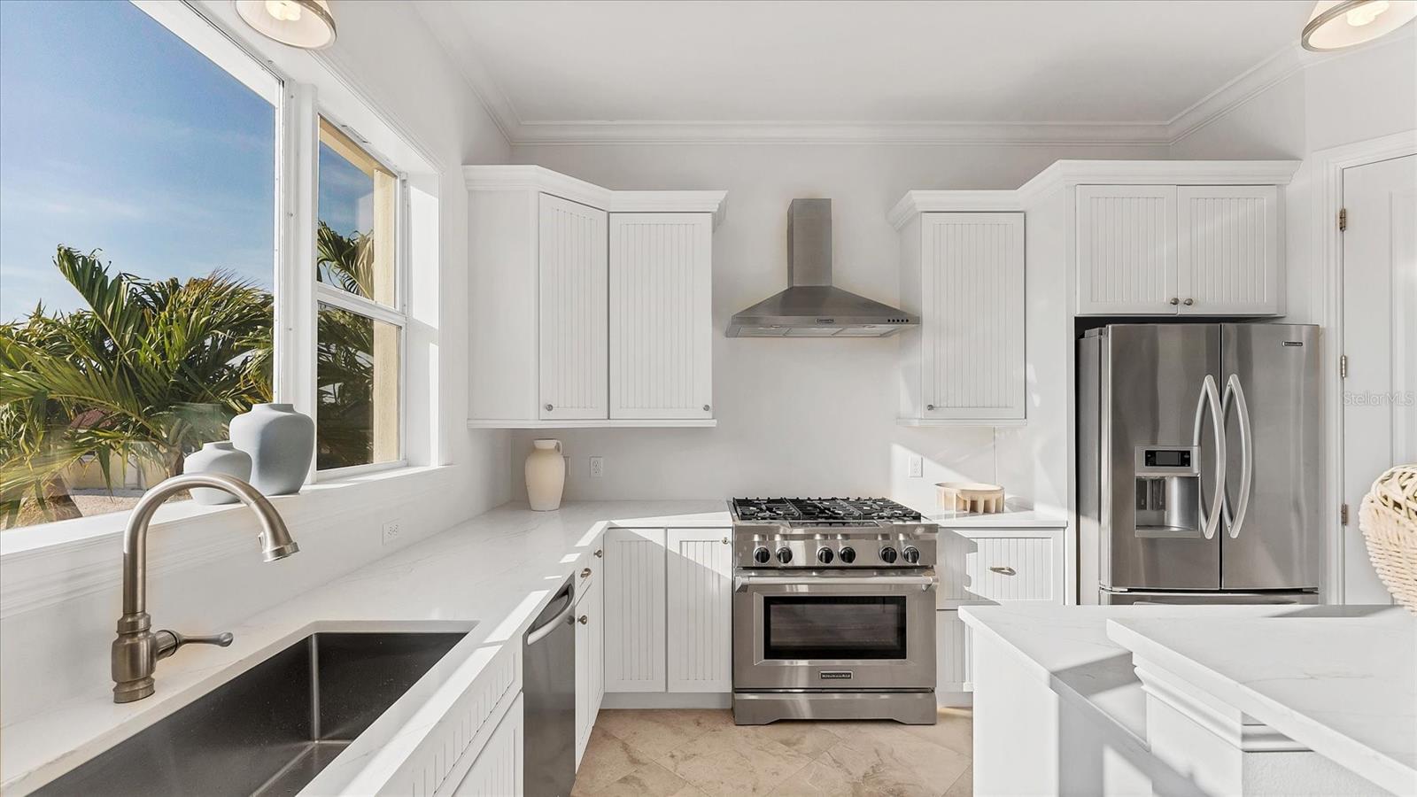 634 KEY ROYALE DR, HOLMES BEACH, FL — photo 10