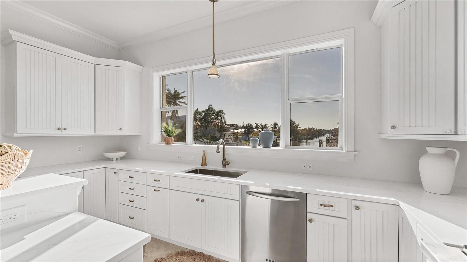 634 KEY ROYALE DR, HOLMES BEACH, FL — photo 12