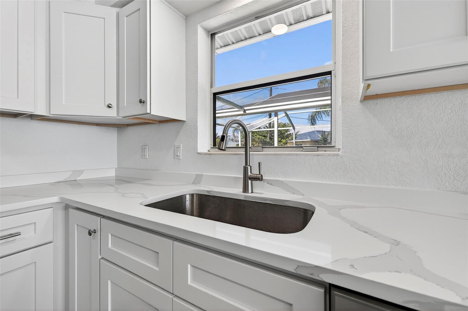 211 89TH AVE N, ST PETERSBURG, FL — photo 10