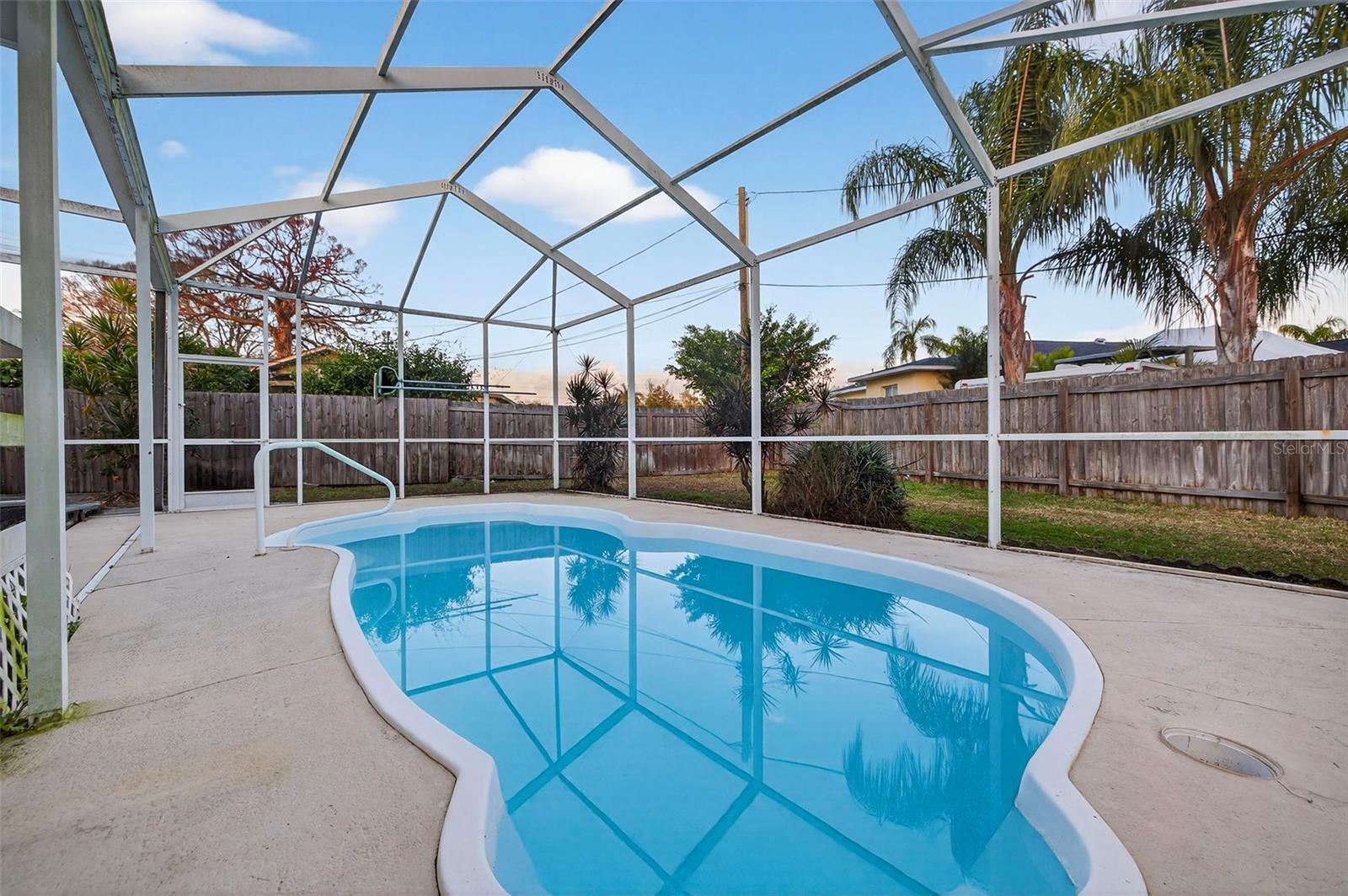 211 89TH AVE N, ST PETERSBURG, FL — photo 27