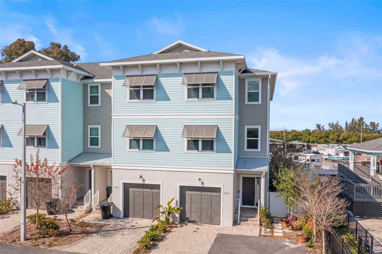 1299 SAVONA DR NE, ST PETERSBURG, FL