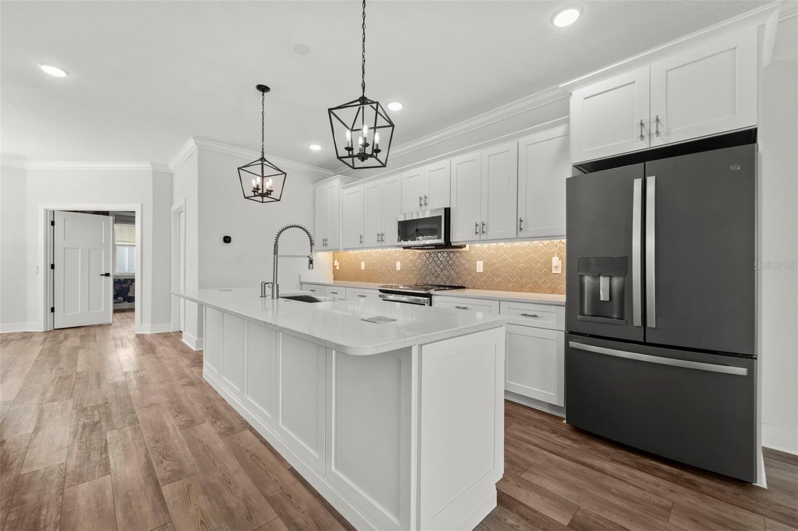 1299 SAVONA DR NE, ST PETERSBURG, FL — photo 8