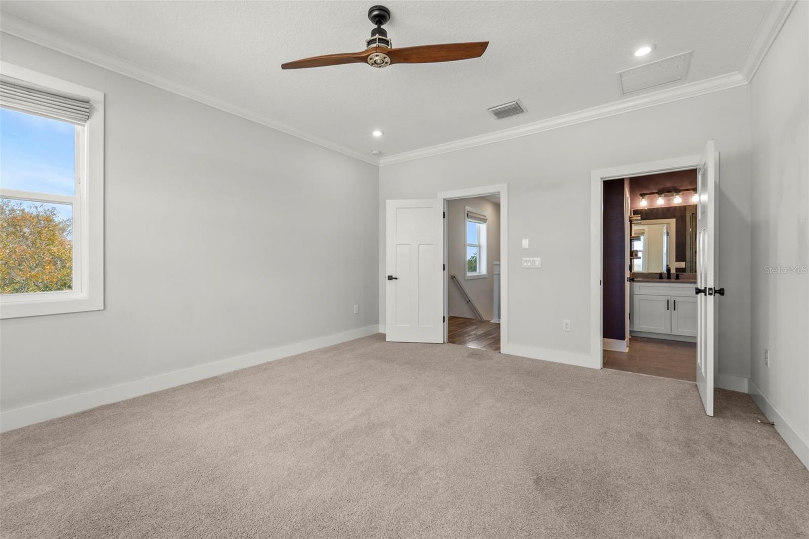 1299 SAVONA DR NE, ST PETERSBURG, FL — photo 29