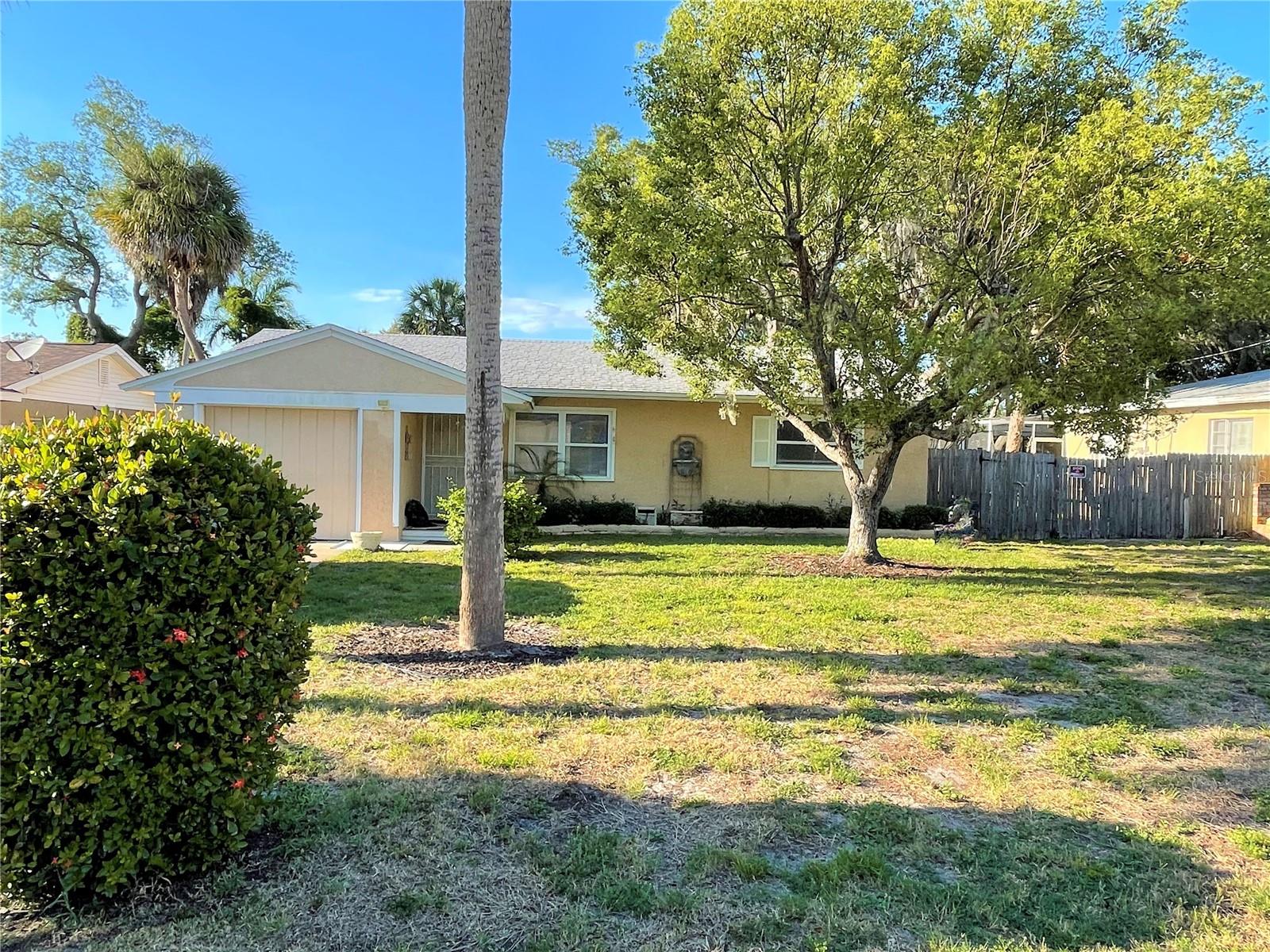 9 JEFF RD, LARGO, FL — photo 2
