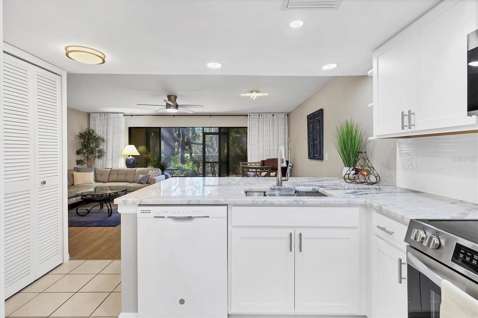 3041 QUAIL HOLW #27, SARASOTA, FL — photo 21