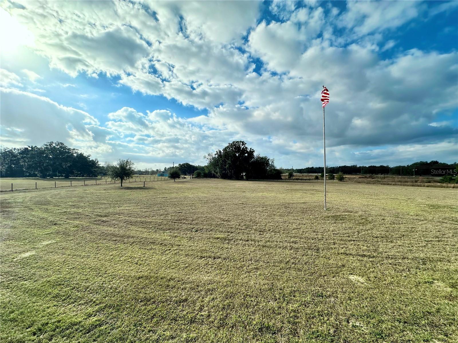 237 SW BARON GLN, FORT WHITE, FL — photo 4