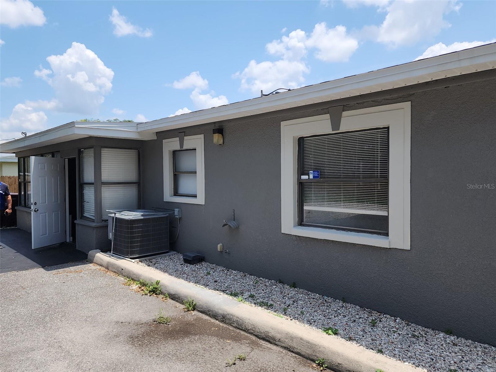 60 S SEMORAN BLVD, ORLANDO, FL — photo 2