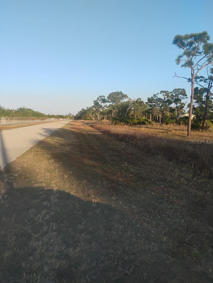 6820 STRINGFELLOW RD, ST JAMES CITY, FL — photo 4