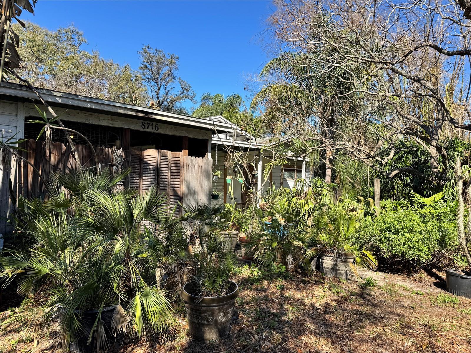 8716 N TEMPLE AVE, TAMPA, FL — photo 8