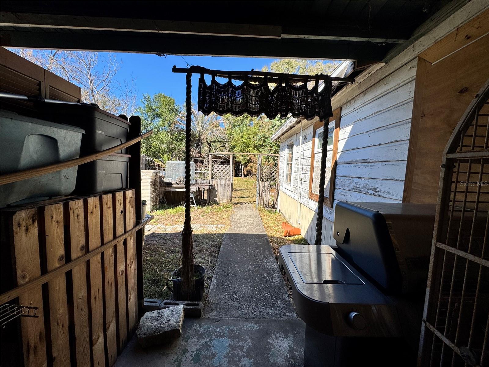 8716 N TEMPLE AVE, TAMPA, FL — photo 17