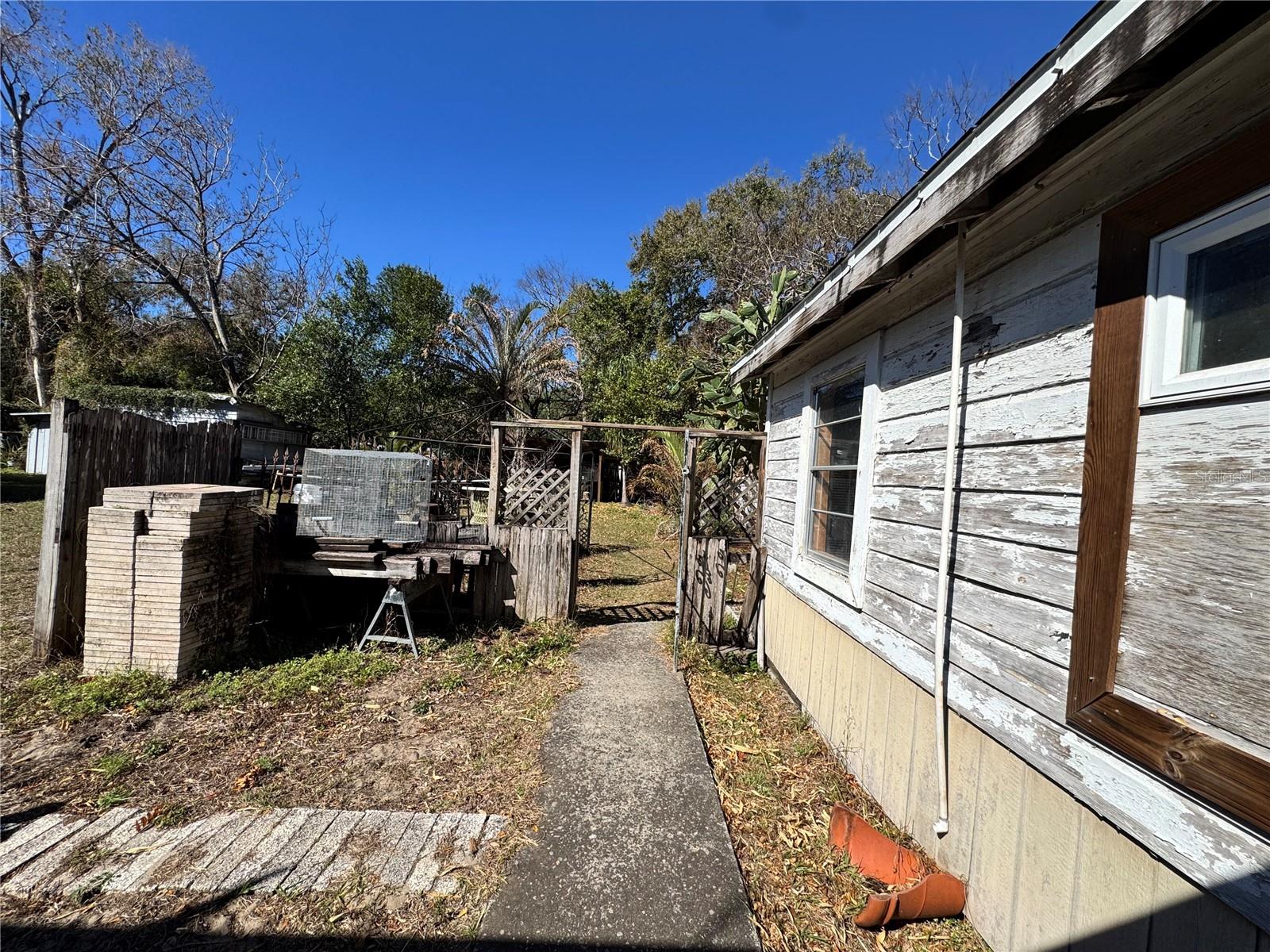 8716 N TEMPLE AVE, TAMPA, FL — photo 18