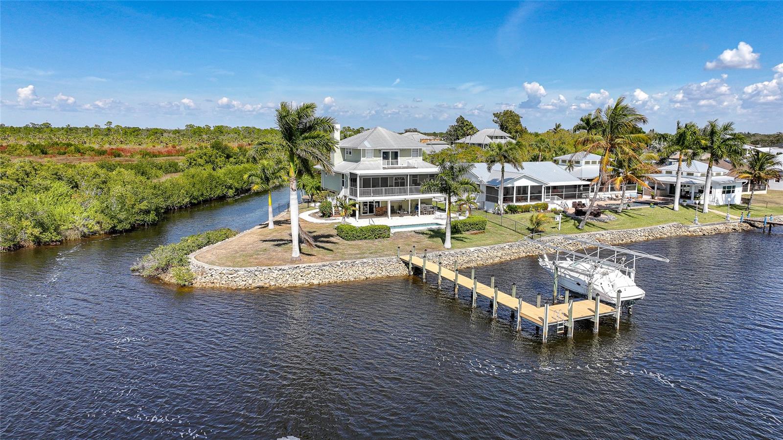 3796 PEACE RIVER DR, PUNTA GORDA, FL — photo 3