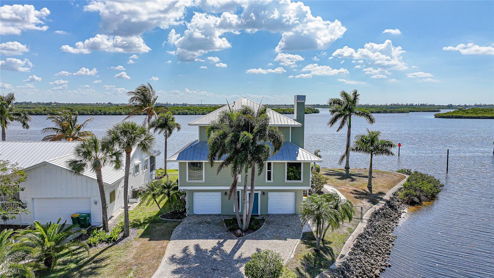 3796 PEACE RIVER DR, PUNTA GORDA, FL — photo 4