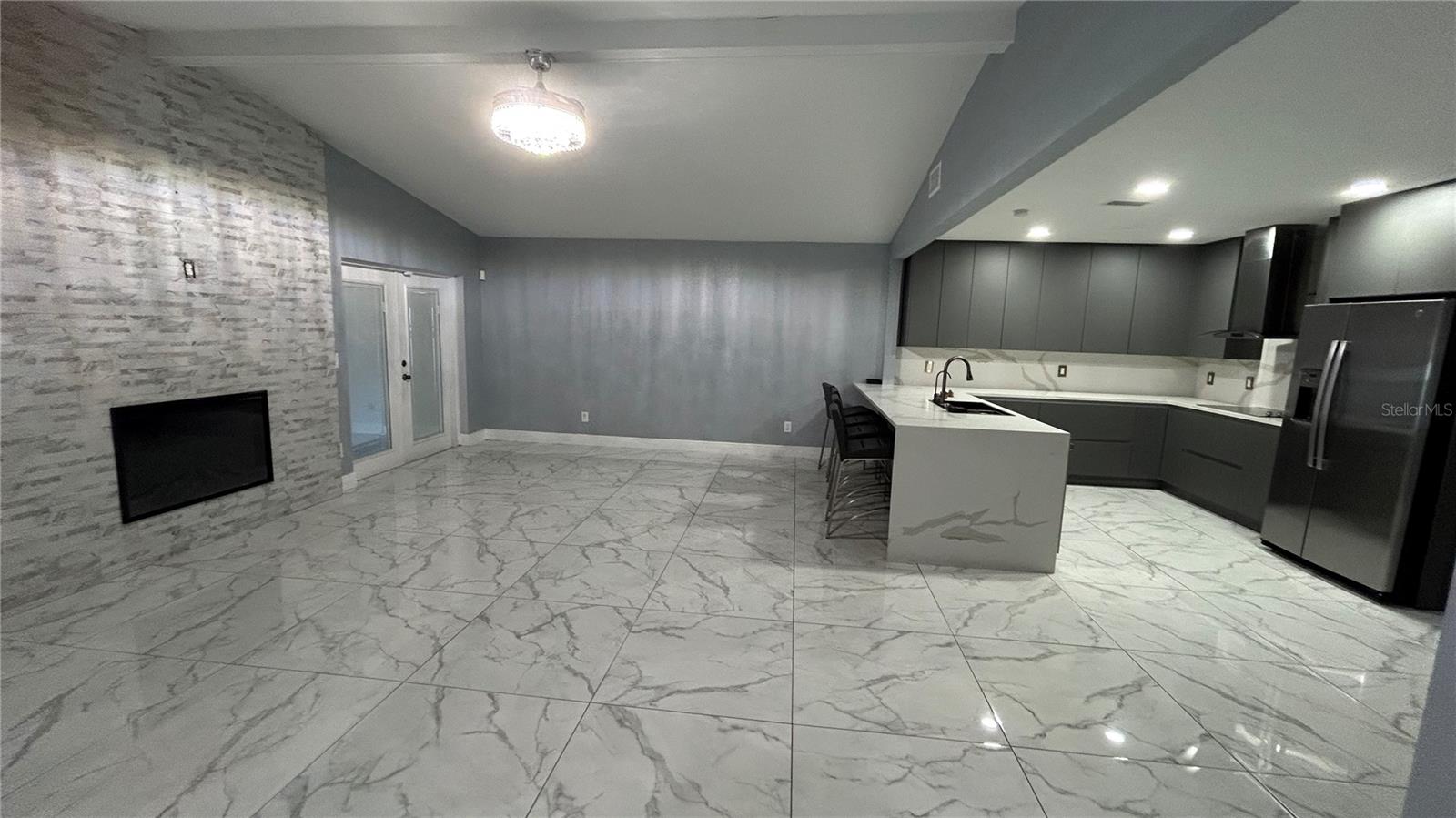 6711 WEBB RD, TAMPA, FL — photo 9