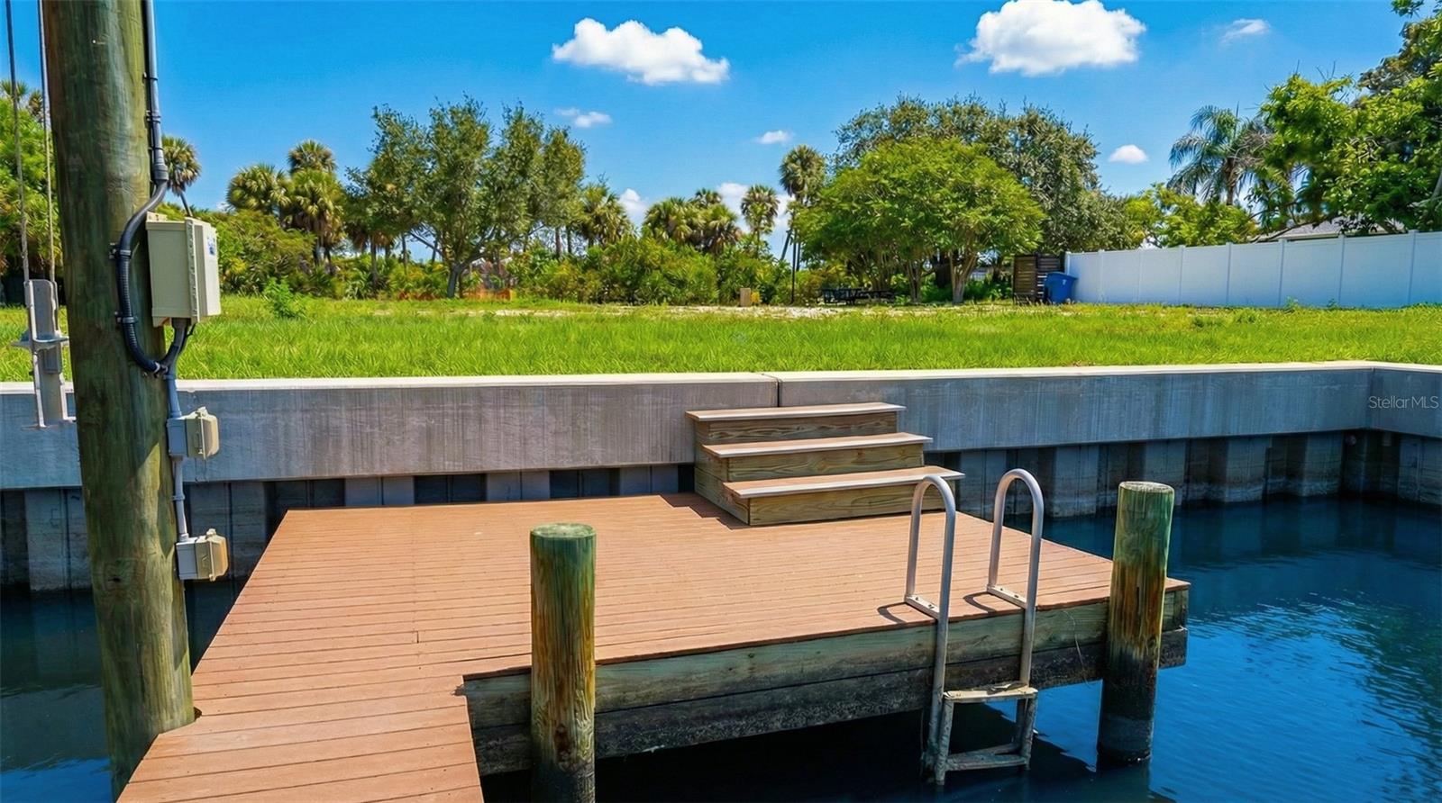 3904 DANA SHORES DR, TAMPA, FL — photo 2