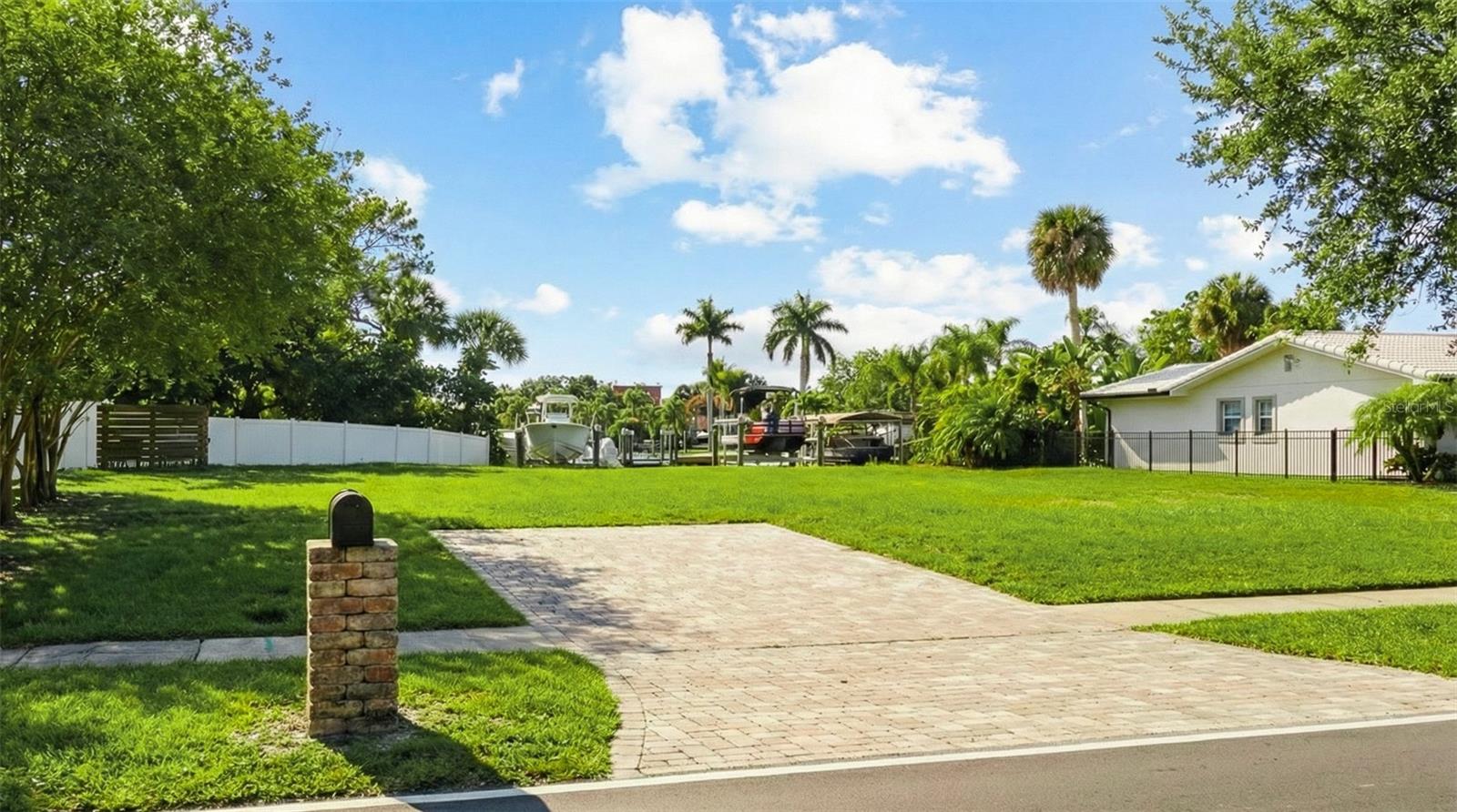 3904 DANA SHORES DR, TAMPA, FL — photo 3