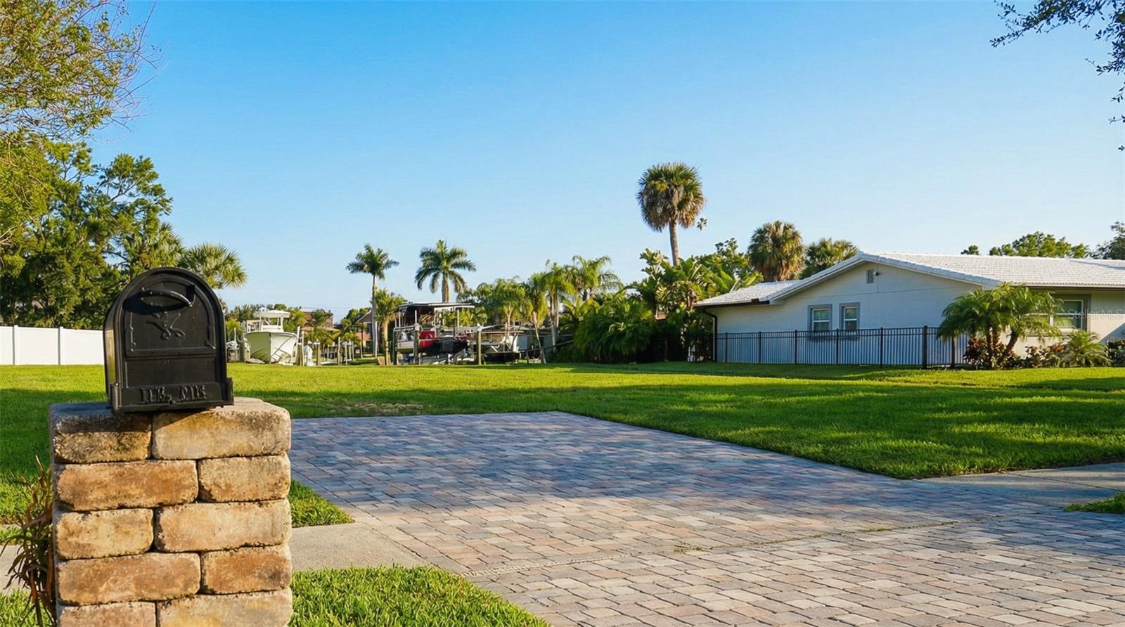 3904 DANA SHORES DR, TAMPA, FL — photo 8