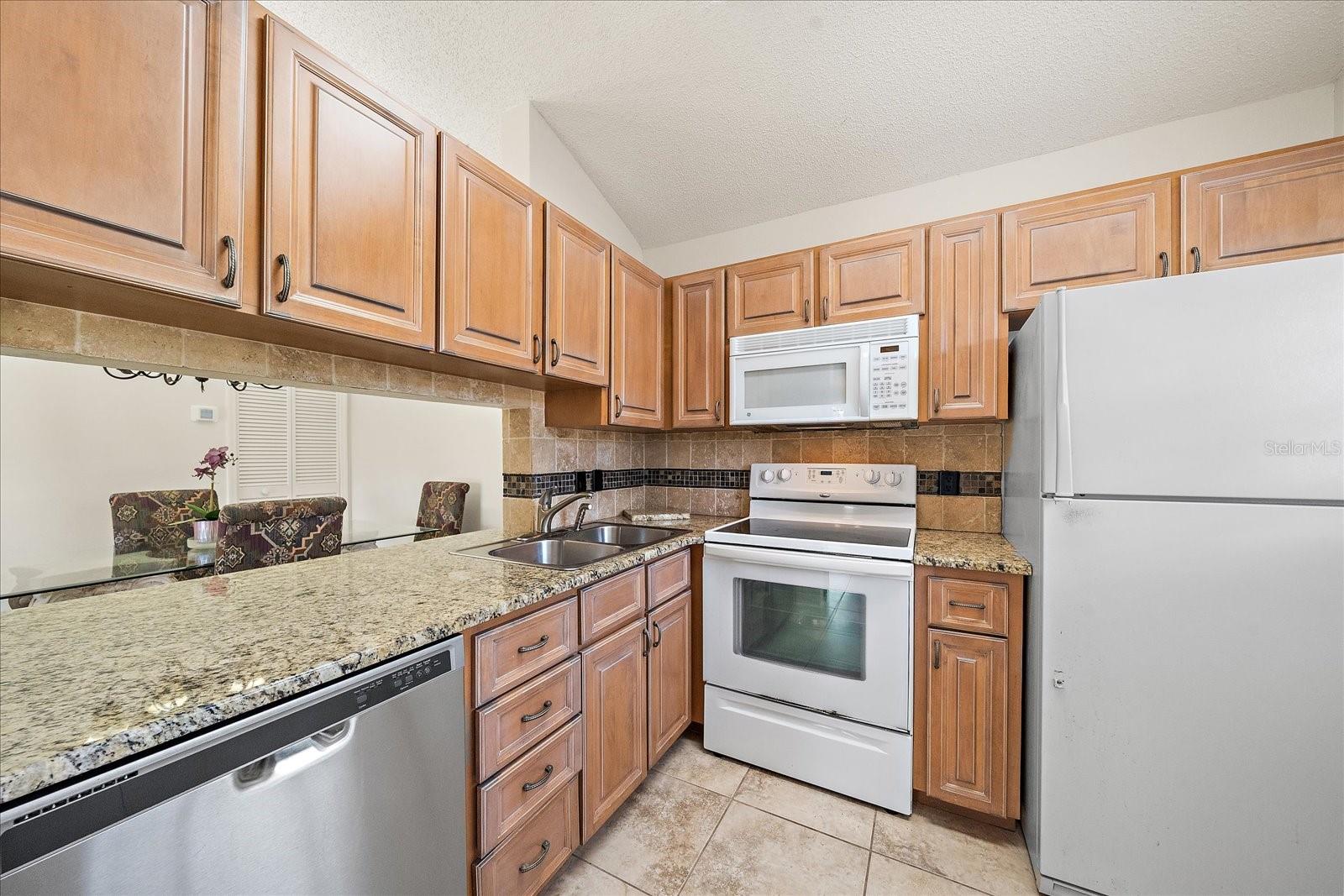5654 GARDENS DR, SARASOTA, FL — photo 6
