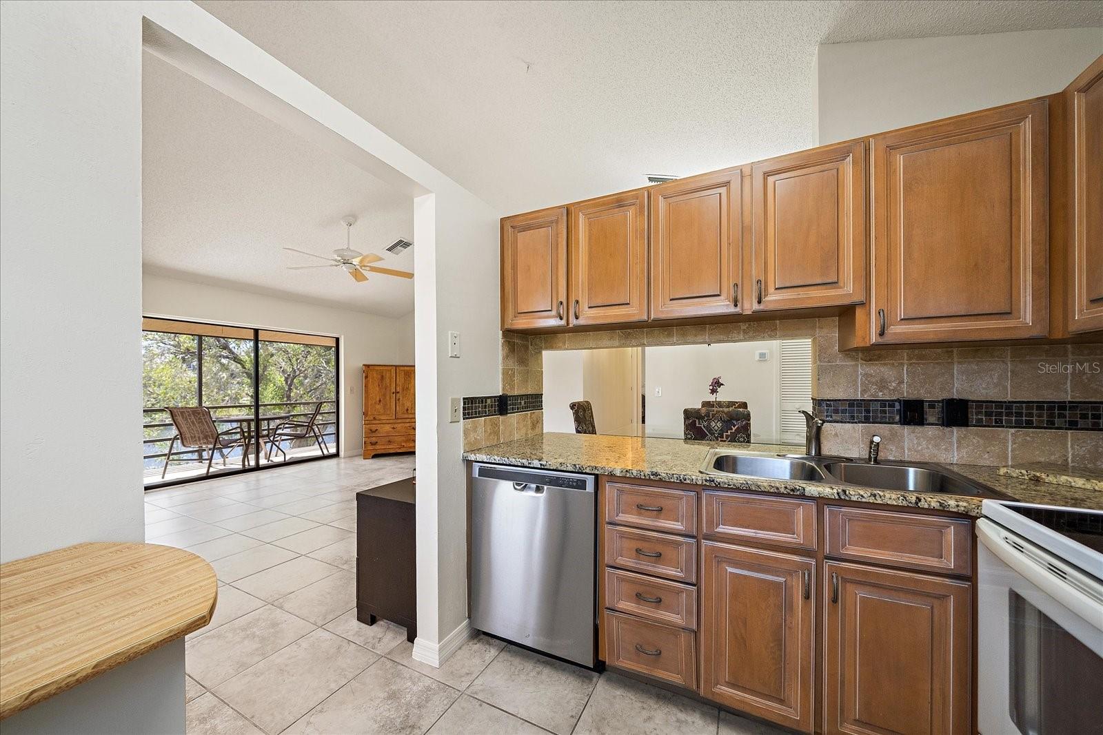 5654 GARDENS DR, SARASOTA, FL — photo 8