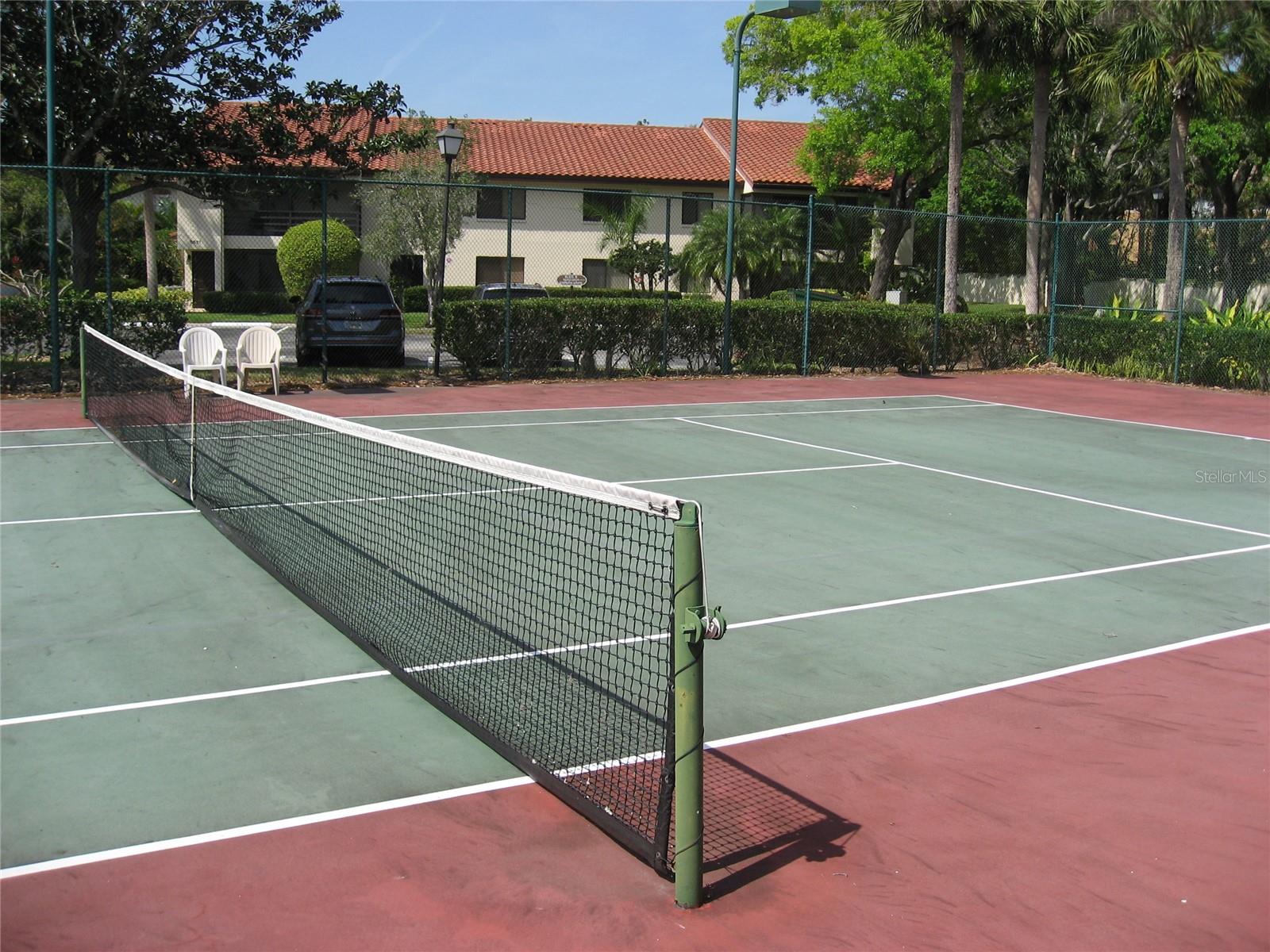 5654 GARDENS DR, SARASOTA, FL — photo 42